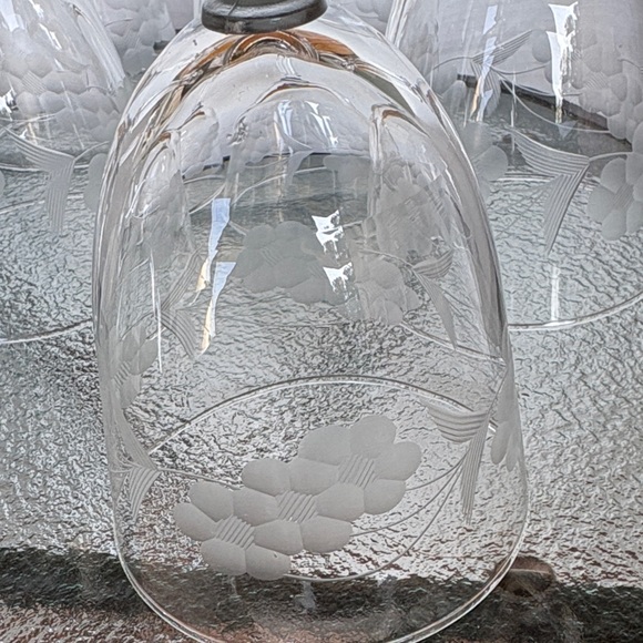 Elegant Clear Wine Glass Set